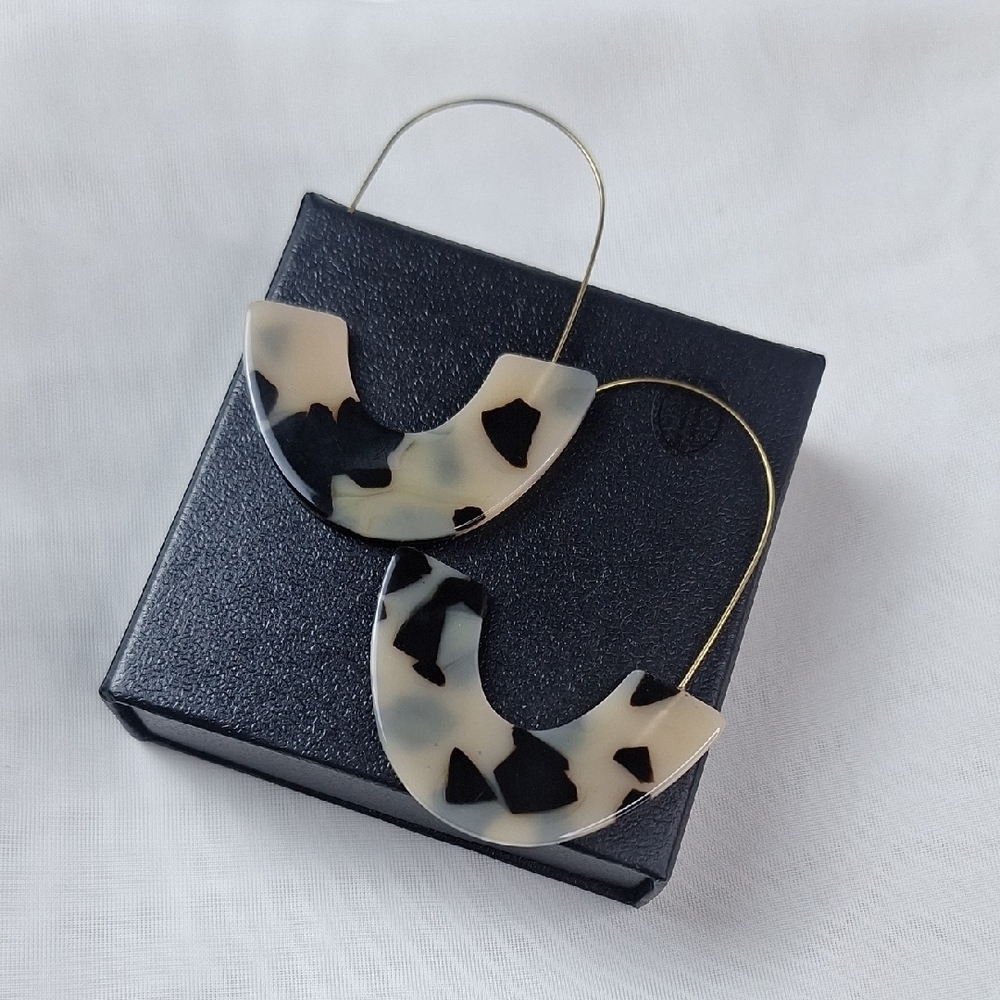 Tortoiseshell Black And Cream Crescent Hoop Earrings